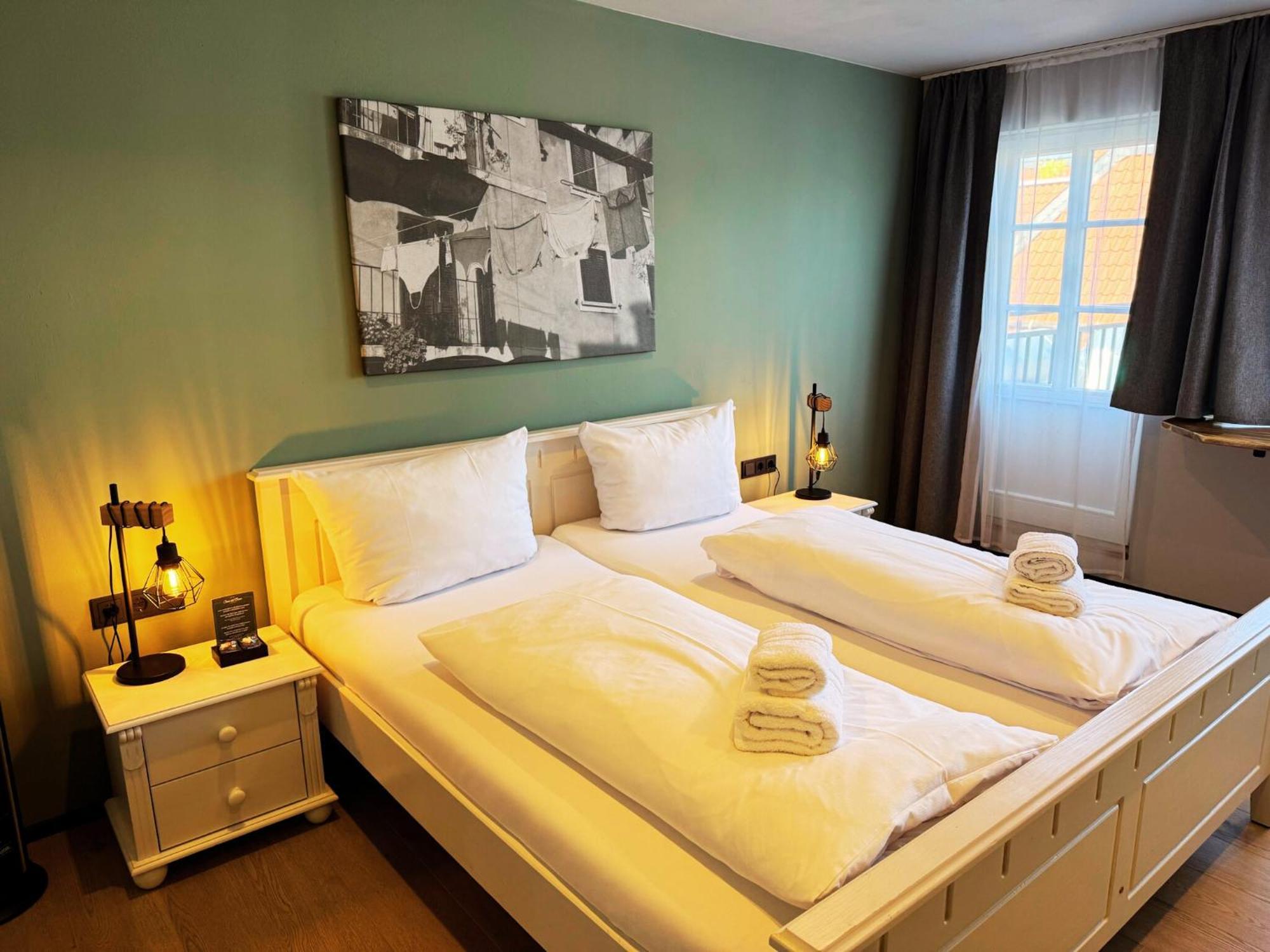 Trattoria & Apartments - Casa Da Enzo Гослар Екстериор снимка